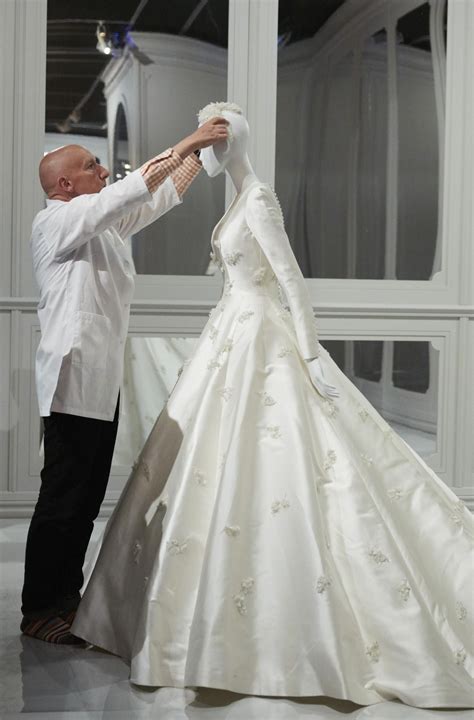 hochzeitskleid dior|Dior bridal outfits.